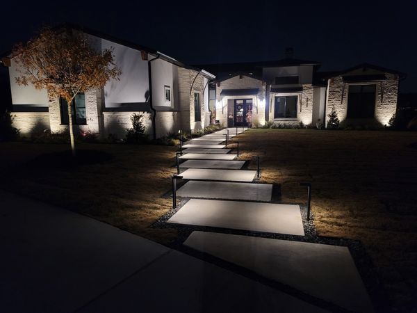 Neutral light color in LED lighting as a compromise between warm